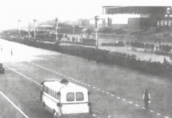 周總理病逝後,朱德含淚以軍禮相送,因太悲痛而無法參加追悼會 周總理病逝後,朱德含淚以軍禮相送,因太悲痛而無法參加追悼會