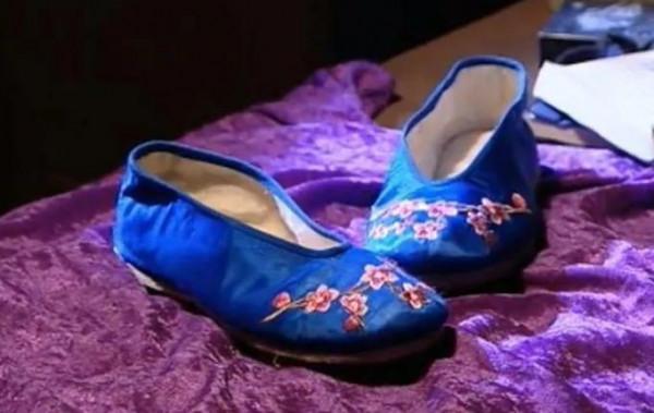 想知道少年時偷偷傳看的手抄本《一雙繡花鞋》及發生的故事嗎? 想知道少年時偷偷傳看的手抄本《一雙繡花鞋》及發生的故事嗎?