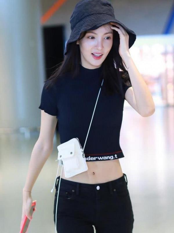 金晨的身高穿什麼都好看