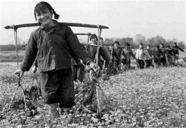 鄧小平與繼母夏伯根：相差僅5歲，相守半世紀，母子情深感動世人