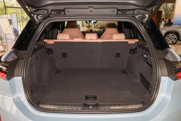 家用、運動兩不誤，續航610km，零百加速4.7秒，解析蔚來ES6