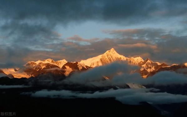 永遠不允許攀登的山一一梅里雪山