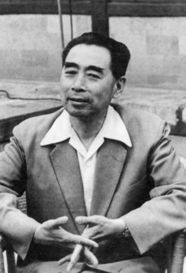 王亞文：知道周恩來住處的大秘密，憑一根大煙鬥在國民黨高層遊走