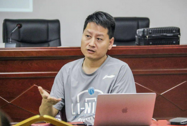 廣東宏遠新交易,送出隊內 2.08米潛力小將,朱芳雨還上海人情債 廣東宏遠新交易,送出隊內 2.08米潛力小將,朱芳雨還上海人情債