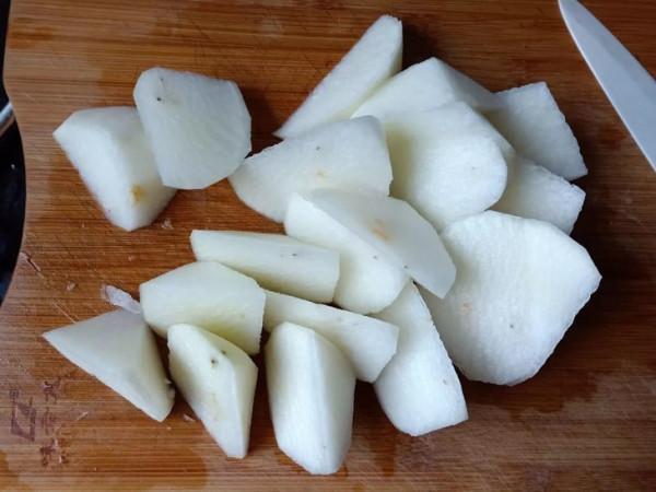 廣東人用白蘿蔔做湯，為啥這麼鮮美好喝？原來做法有訣竅，明白了