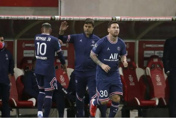 一手好牌打的稀爛，波帥引發球員不滿，執教曼聯真的可能嗎？