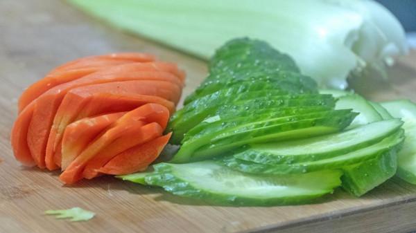秋冬最適合吃10道蒸菜,有葷有素,少鹽無油煙,適合天冷進補而食 秋冬最適合吃10道蒸菜,有葷有素,少鹽無油煙,適合天冷進補而食