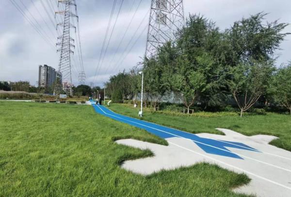 市民徜徉北京石景山八角新樂園，感受濃濃冬奧元素