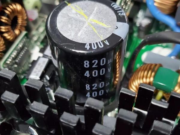 先馬（SAMA）黑鑽1000W電源評測：超越白金牌的金牌電源