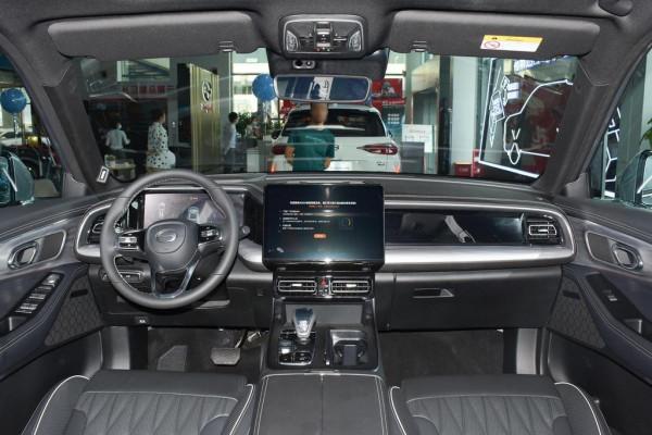 評測傳祺GS8，顏值高提速快，配2.0T渦輪引擎，關鍵18.68萬起