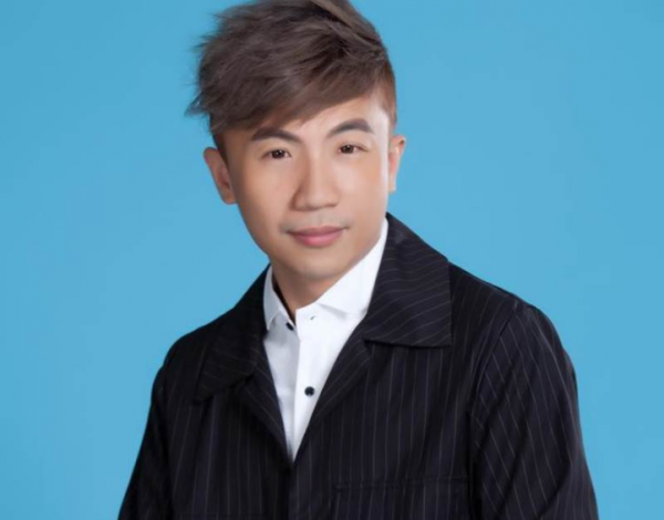 住酒店慘被空調板砸頭！男星黃大衛受傷送醫，商家卻只肯賠115元