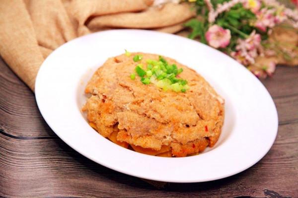 原汁原味的粉蒸肉，開蓋那一瞬間，香氣撲鼻，真的是鮮掉眉毛