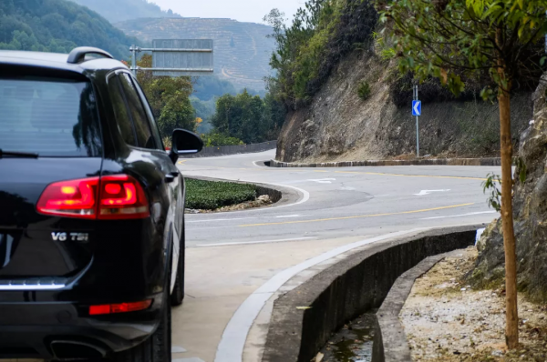 「阿站長開車」二手大眾途銳：低調但有腔調