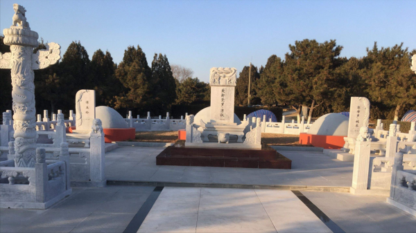 末代皇后長得漂亮，吸食煙土精神異常，屍體被棄臭水溝