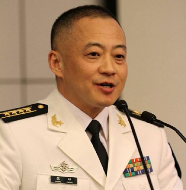 張崢:中國首位航母艦長,娶了中尉女連長,現在被授予什麼軍銜? 張崢:中國首位航母艦長,娶了中尉女連長,現在被授予什麼軍銜?