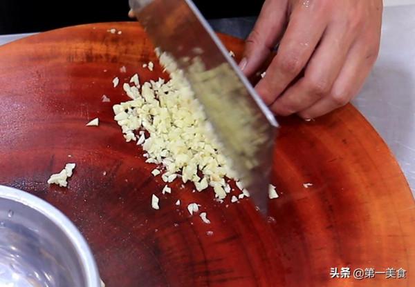 飯店的紅油雞絲為啥好吃，原來料汁是關鍵，廚師長分享詳細步驟