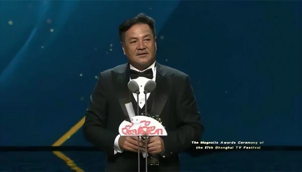 給過去一年“演技最好的10位老戲骨”排名，李幼斌第6，丁勇岱第2