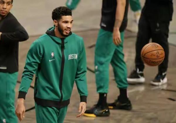 塔圖姆是17屆探花，和他同屆的狀元榜眼是誰，生涯現在什麼高度？