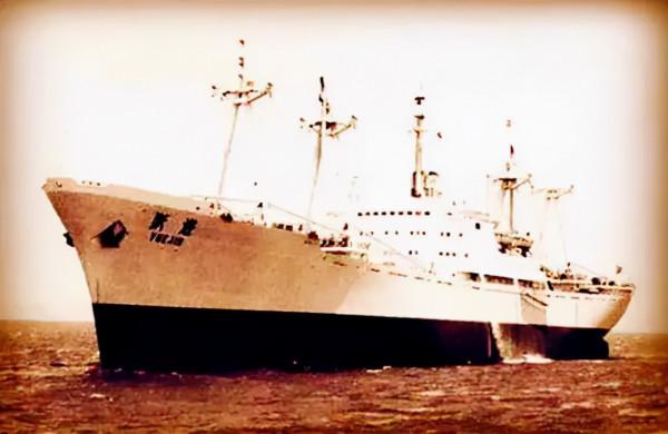 1986年五千噸巨輪首航就沉船，中國船員海上求生24天，帶回真相