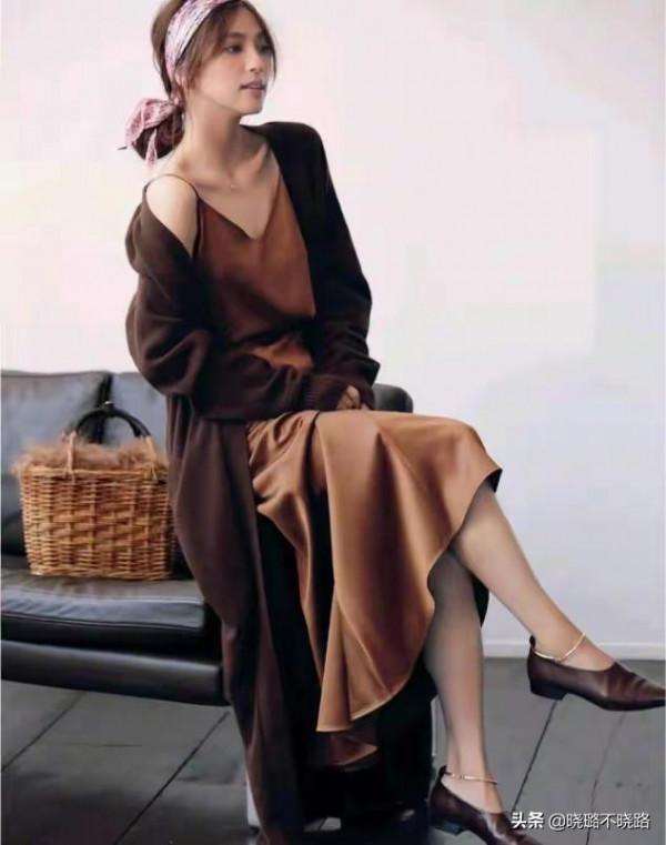 40歲女人,儘量少穿“豔色”,很土!多穿這些“高階色”,顯洋氣 40歲女人,儘量少穿“豔色”,很土!多穿這些“高階色”,顯洋氣