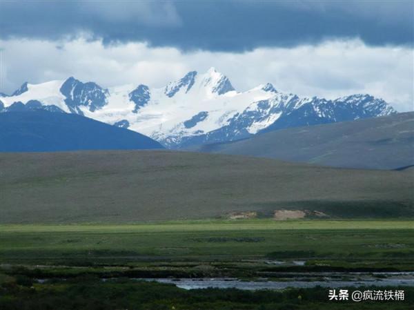 徒步西藏第29天:投宿無門,被山谷中的藏傳佛學院收留 徒步西藏第29天:投宿無門,被山谷中的藏傳佛學院收留