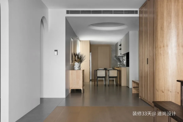 軟膜燈+拱形門+無踢腳線，有娃家庭也能擁有‘純粹極簡宅’