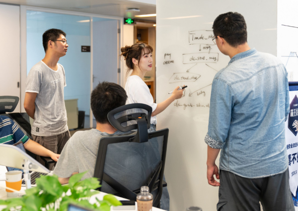 男生眼中“理想女友”工作排名，程式設計師排名第三，幼師倒數第一