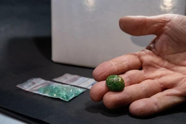 去勃朗峰散個步，卻撿到幾十萬歐元的寶石！這是什麼狗屎運啊