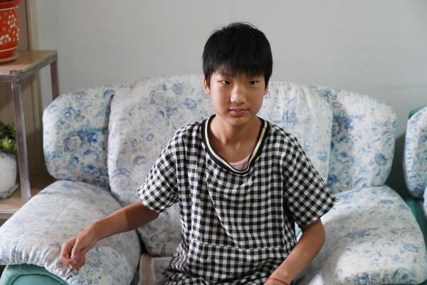 女童因為早產患上怪病，媽媽哭訴：是我肚子不爭氣，害了你一輩子