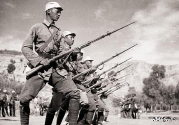 處決漢奸“活閻王”,民眾不同意槍斃,要求用刀捅死才解恨 處決漢奸“活閻王”,民眾不同意槍斃,要求用刀捅死才解恨