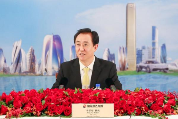 面對債務危機，王健林透過賣資產成功自救，為什麼許家印卻不行？