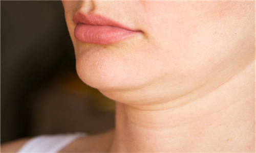 判斷一個女人精不精緻，主要看她身上這3個細節，裝是裝不來的