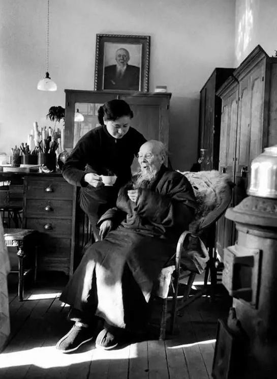 56歲齊白石看上朋友家18歲保姆，為示好送畫一幅，如今拍價9200萬