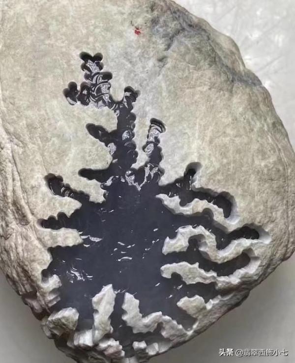 看完它!你也能輕鬆掌握翡翠皮殼特徵 看完它!你也能輕鬆掌握翡翠皮殼特徵