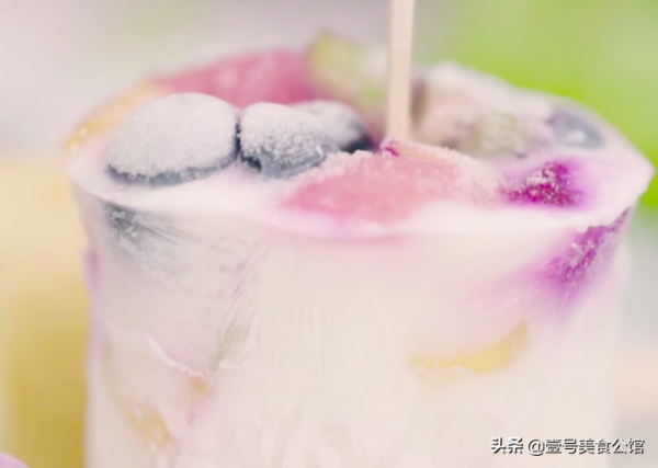 用酸奶做一款水果冰淇淋，美味營養又解饞，大人小孩都愛吃