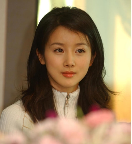 被導演侄子暴打，嫁2婚聯想總監，退出娛樂圈的孫菲菲，該怪誰呢