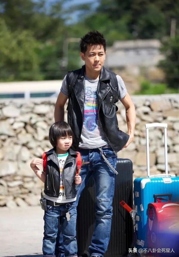 《爸爸去哪兒1》五位爸爸，離婚、撒謊、言論翻車，就剩田亮堅持