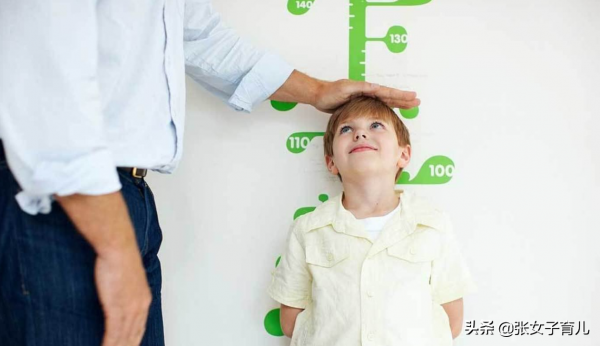 同樣都是非常能吃的孩子,為什麼自家孩子比別人家孩子矮了一截呢 同樣都是非常能吃的孩子,為什麼自家孩子比別人家孩子矮了一截呢