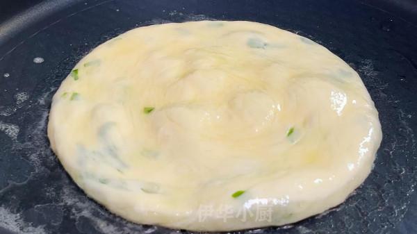 早餐別出去買了，教你簡單做家常餅，記住2個小技巧，好吃不硬