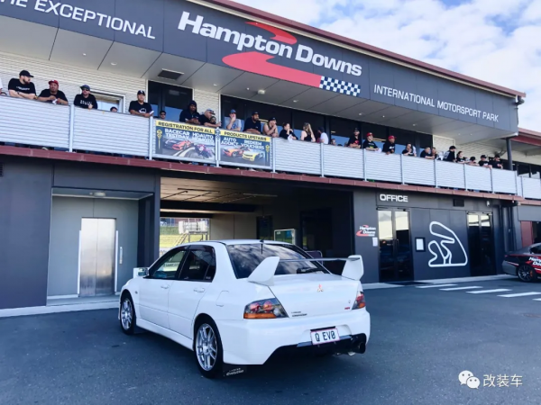 小姐姐連續擁有兩臺";街霸";EVO,完美詮釋何為巾幗不讓鬚眉 小姐姐連續擁有兩臺";街霸";EVO,完美詮釋何為巾幗不讓鬚眉