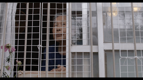 下嫁毀容男、喪子又殘疾、一家10口蝸居破房50年，她卻說無比幸福