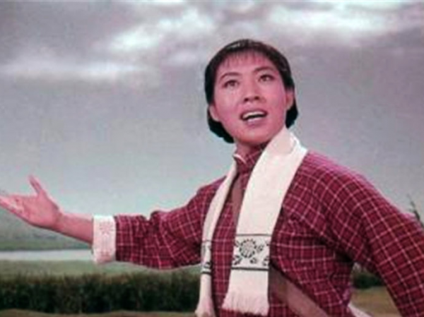 毛主席見京劇演員李炳淑時,因何事對曾希聖說:你還是忍痛割愛吧 毛主席見京劇演員李炳淑時,因何事對曾希聖說:你還是忍痛割愛吧