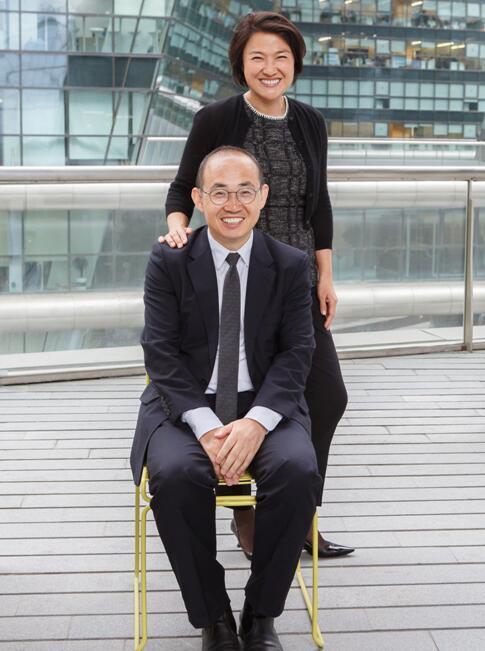 一個留芳百世，一個身敗名裂，曹德旺和潘石屹的所作所為令人感慨