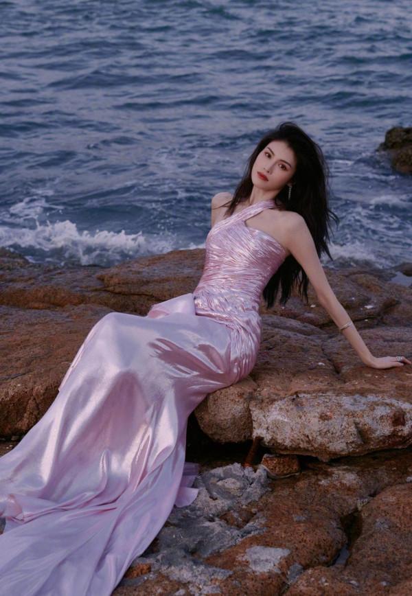 女星紅毯秀鬥豔:baby造型太絕,熱巴花仙子,但都輸給了楊天真 女星紅毯秀鬥豔:baby造型太絕,熱巴花仙子,但都輸給了楊天真