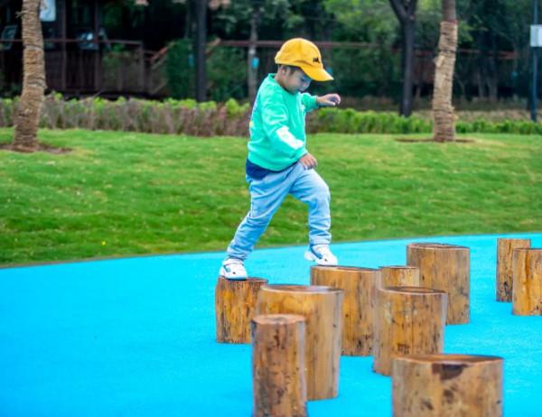 &OpenCurlyDoubleQuote;媽媽，快帶我去撒歡兒！&rdquo;