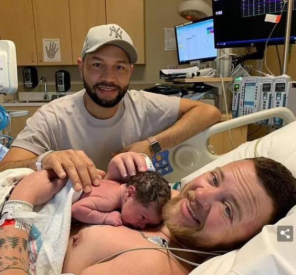 美國一男子透過手術成功懷孕,順利生下一個男嬰 美國一男子透過手術成功懷孕,順利生下一個男嬰