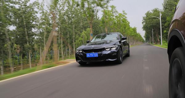 「鵬哥聊車」寶馬3繫有必要多花5萬買高功率嗎? 「鵬哥聊車」寶馬3繫有必要多花5萬買高功率嗎?