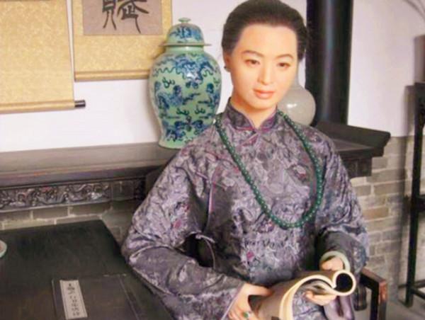 李鴻章的外孫：抽鴉片敗光18處房產，卻生出一個天才