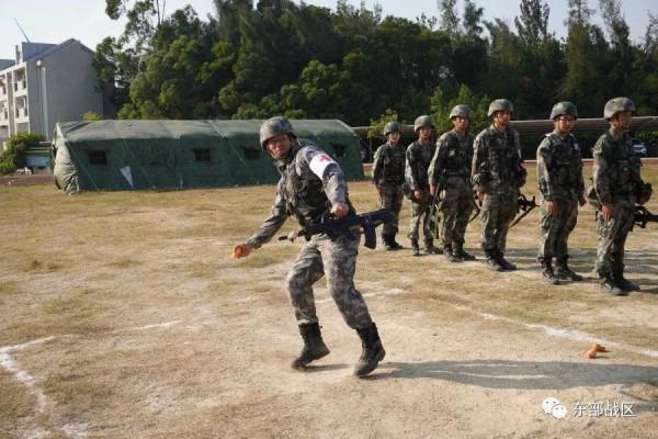拼!拼!拼!衛生女兵請求出戰 拼!拼!拼!衛生女兵請求出戰