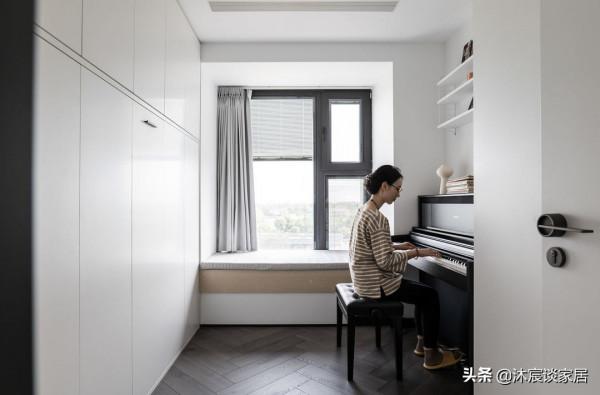 客餐廳連在一起怎麼裝？來學她家，輕鬆裝出高階感，室內簡潔明亮